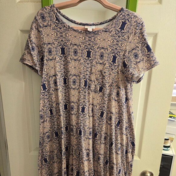 LuLaRoe Dresses & Skirts - 2/$20 LuLaRoe Carly Dress Size Small - NWOT